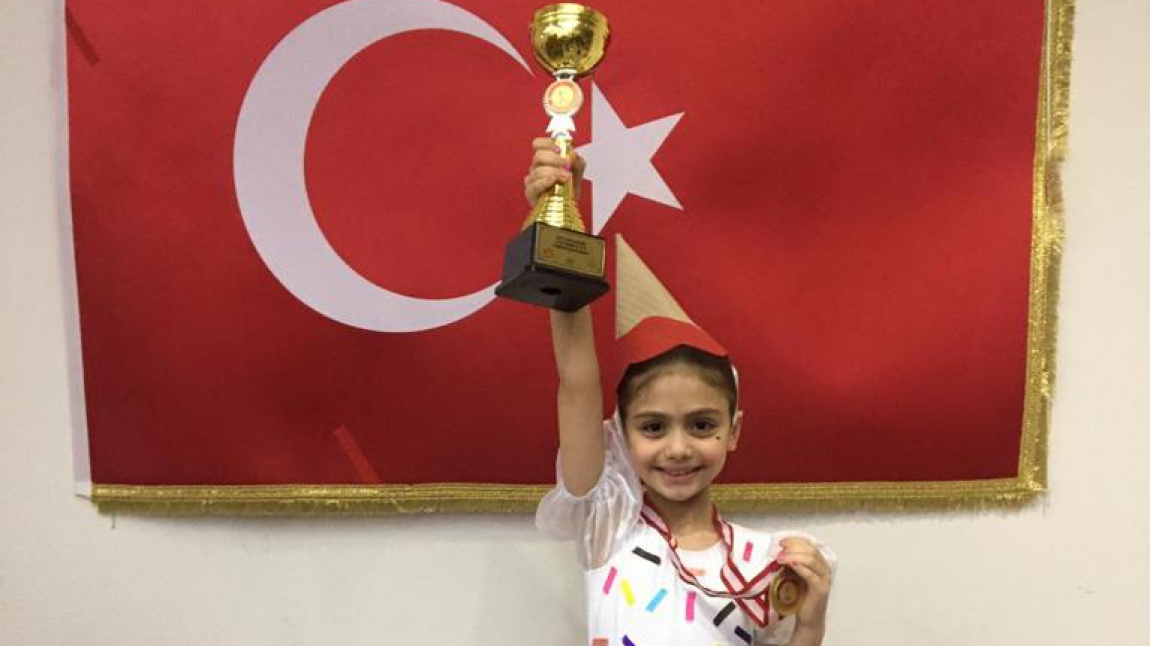 Sportif Salsa Solo Kadın Minikler dalında Türkiye İkinciliği